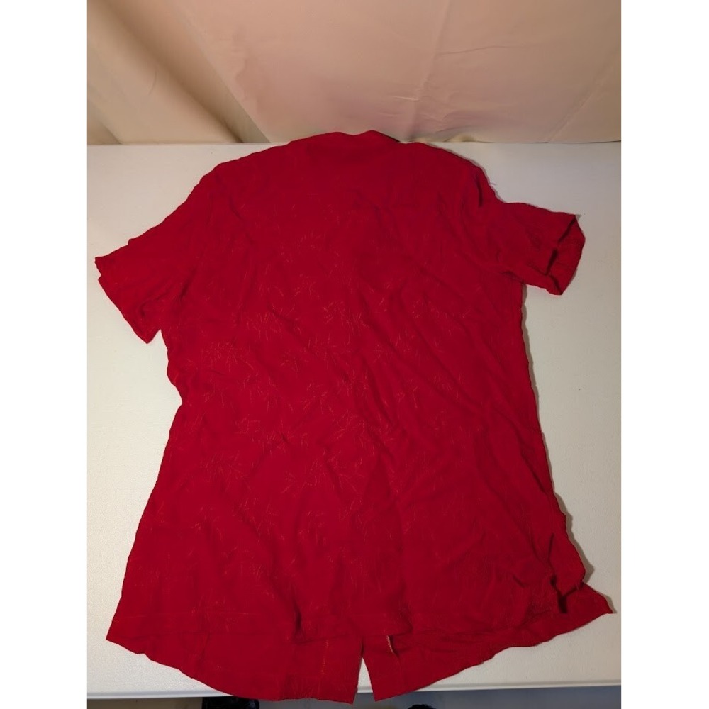 Bay Studio Women's Red Silk‎ Short Sleeve Button Front Blouse Size M - Picture 3 of 3